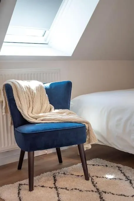 Duplex Contemporain Dans Maison Du Xviieme Siecle Fougères